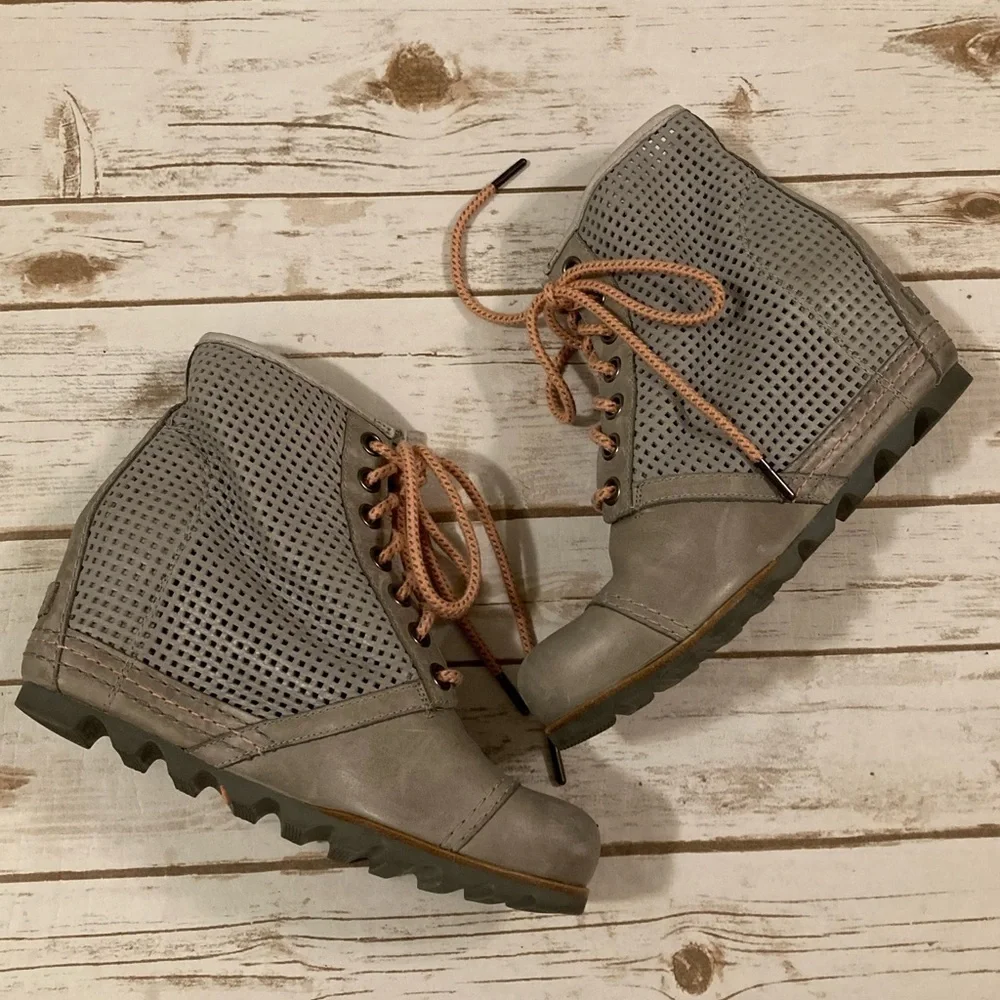 SOREL 1964 PREMIUM WEDGE BOOTIES - WOMEN'S SIZE 10